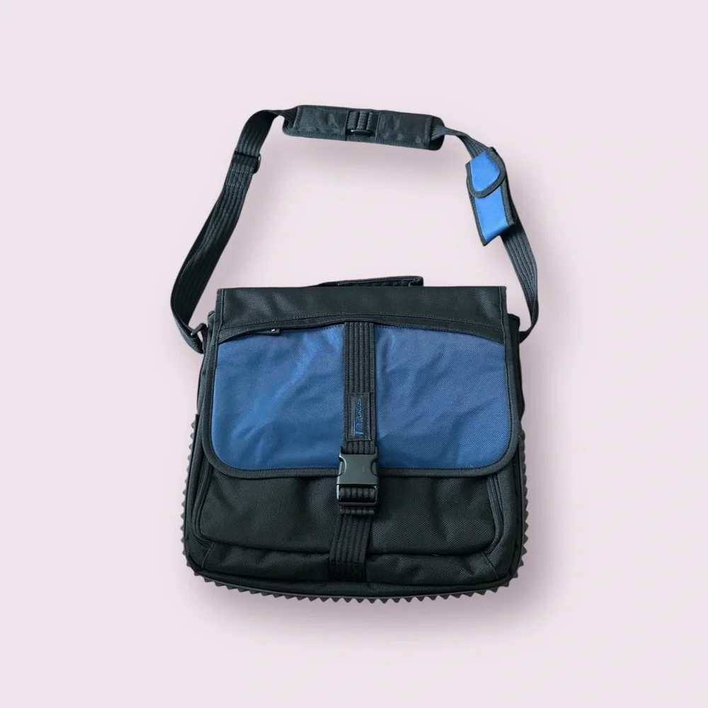 Targus Black and Blue Men's Messenger Bag